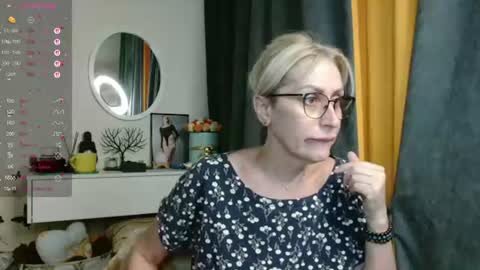 Snapshot of pamellamurphy chatting on June 18, 11:53 pm pamellamurphy online show from June 18, 11:53 pm