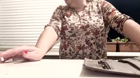 angel hris online show from October 26, 6:25 pm