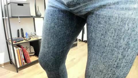 Snapshot of pampersandspanking chatting on April 6, 5:08 am pampersandspanking online show from April 6, 5:08 am