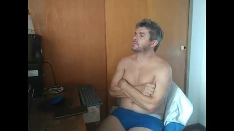 Snapshot of panchomadrid chatting on March 31, 12:38 pm Pancho Madrid online show from March 31, 12:38 pm