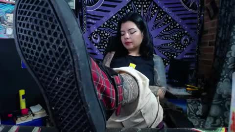       online show from April 18, 4:27 am