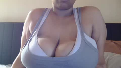 Nia Angels online show from February 20, 4:07 pm