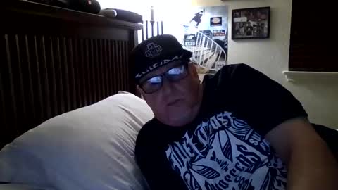 Snapshot of panos678442 chatting on June 8, 9:09 am panos online show from June 8, 9:09 am