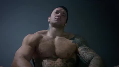 Snapshot of panther_style chatting on December 20, 5:25 am Oleg online show from December 20, 5:25 am