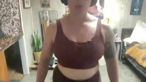 Snapshot of pantiesofthefae chatting on June 8, 3:56 pm Pantiesofthefae online show from June 8, 3:56 pm