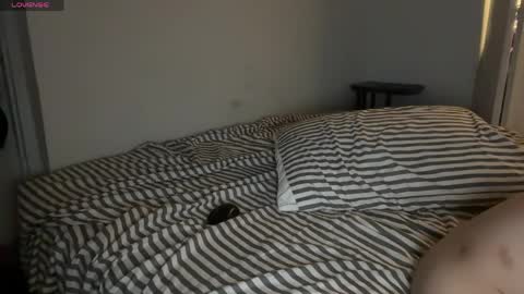 PantsLessTraveler online show from April 12, 7:57 am