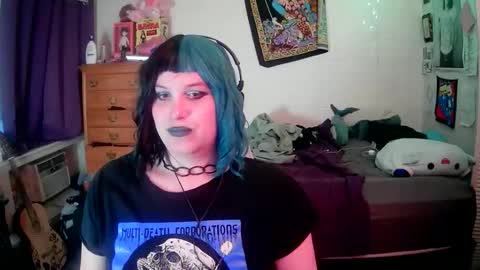 Snapshot of pantygirl929135 chatting on April 26, 12:41 am Princess online show from April 26, 12:41 am