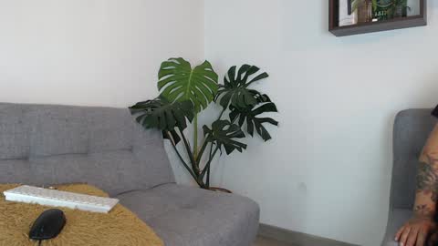 Snapshot of pantyhose_xxx_ chatting on December 11, 7:25 pm pantyhose_xxx_ online show from December 11, 7:25 pm