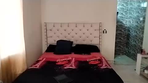 Paola 23 and Andres 25 online show from February 25, 4:05 pm