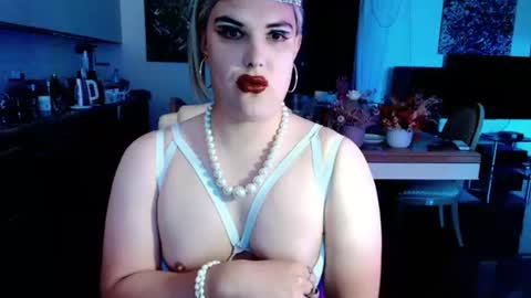 Snapshot of paoladoll chatting on July 21, 7:11 am Sarina Williams online show from July 21, 7:11 am