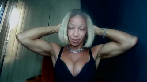 Snapshot of paolla_23cm chatting on May 31, 6:31 pm PAOLLA 23CM online show from May 31, 6:31 pm