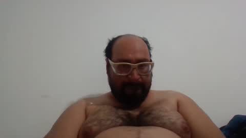 Snapshot of papi_adiel4 chatting on January 14, 8:20 am papi_adiel4 online show from January 14, 8:20 am