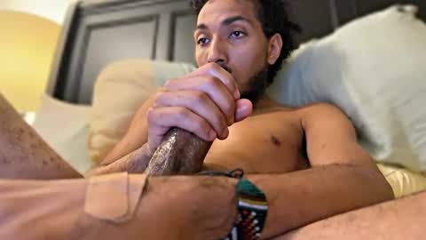Snapshot of papi_bigcockie chatting on September 16, 9:32 am papi_bigcockie online show from September 16, 9:32 am