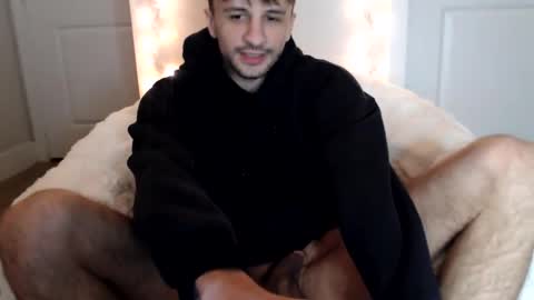 Snapshot of papijakey chatting on January 17, 3:44 am -- New Videos Down Below online show from January 17, 3:44 am