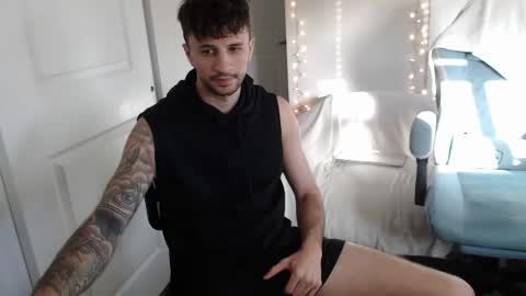 Snapshot of papijakey chatting on February 8, 10:02 pm -- New Videos Down Below online show from February 8, 10:02 pm