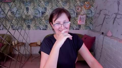 Snapshot of paris_cherry chatting on January 6, 11:31 pm Paris online show from January 6, 11:31 pm