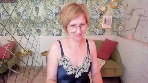 Snapshot of paris_cherry chatting on May 31, 6:09 pm Paris online show from May 31, 6:09 pm