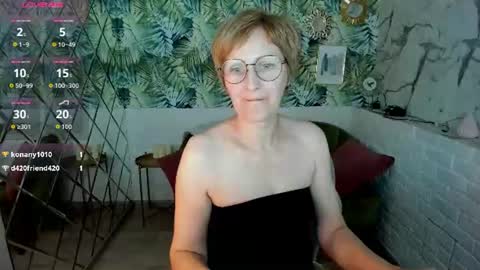 Snapshot of paris_cherry chatting on July 30, 6:07 pm Paris online show from July 30, 6:07 pm