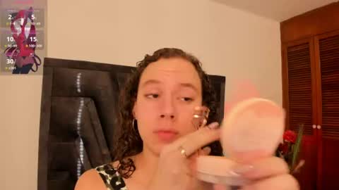 Snapshot of paris_mendez chatting on July 8, 12:20 pm PARIS LOVE online show from July 8, 12:20 pm