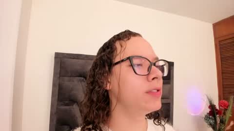 Snapshot of paris_mendez chatting on July 22, 12:19 pm PARIS LOVE online show from July 22, 12:19 pm