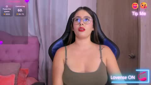 Snapshot of parisshayk chatting on May 22, 6:46 pm Paris online show from May 22, 6:46 pm