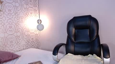   Parker   online show from December 15, 11:09 pm