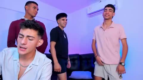 Snapshot of party_guyssex chatting on February 15, 8:11 pm liampacoyosh and erick online show from February 15, 8:11 pm