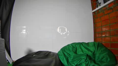 Snapshot of passion_luna chatting on March 5, 12:33 pm LunaAlan online show from March 5, 12:33 pm