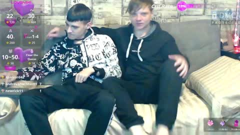 Snapshot of passionate_bonds chatting on April 25, 3:31 am Max tall dark-haired guy with tattoos and Phil blond-haired online show from April 25, 3:31 am
