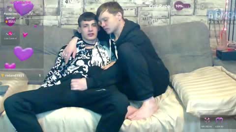 Snapshot of passionate_bonds chatting on April 30, 3:13 am Max tall dark-haired guy with tattoos and Phil blond-haired online show from April 30, 3:13 am