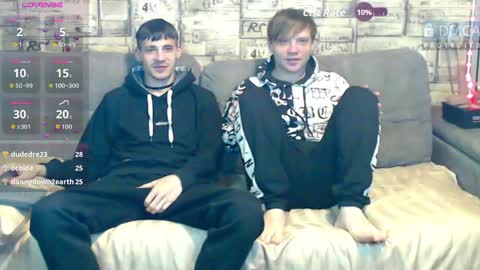 Snapshot of passionate_bonds chatting on May 15, 11:12 pm Max tall dark-haired guy with tattoos and Phil blond-haired online show from May 15, 11:12 pm