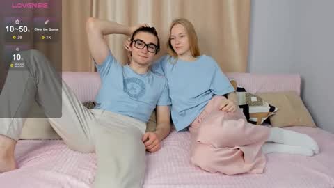 We Katrin and Moris online show from October 11, 1:20 pm