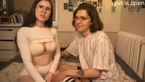 Snapshot of passiondesire_ chatting on May 20, 4:46 pm Zoe online show from May 20, 4:46 pm