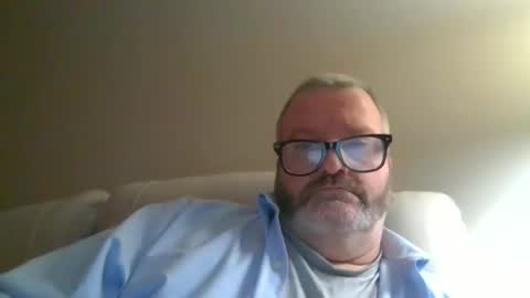 Snapshot of passporttraveler1 chatting on December 27, 1:32 am passporttraveler1 online show from December 27, 1:32 am