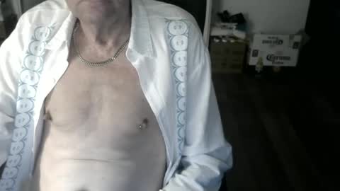 Snapshot of pastelito76 chatting on April 16, 3:24 pm Bob online show from April 16, 3:24 pm