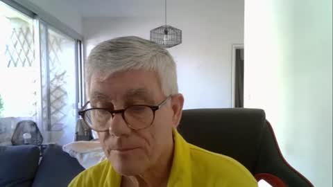 Snapshot of patrick5275 chatting on April 25, 9:23 am patrick5275 online show from April 25, 9:23 am