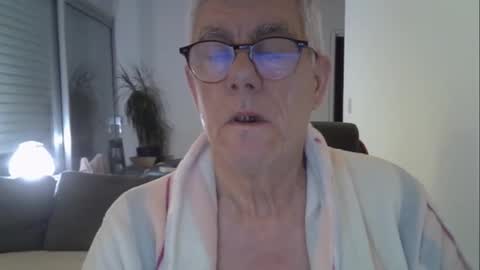 Snapshot of patrick5275 chatting on April 27, 4:21 am patrick5275 online show from April 27, 4:21 am
