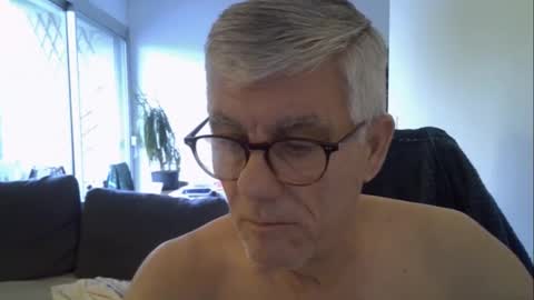 Snapshot of patrick5275 chatting on May 5, 5:04 am patrick5275 online show from May 5, 5:04 am