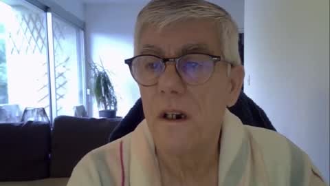 Snapshot of patrick5275 chatting on May 6, 5:14 am patrick5275 online show from May 6, 5:14 am