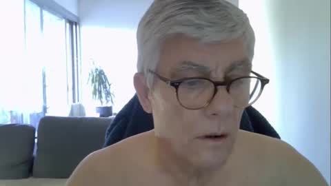 Snapshot of patrick5275 chatting on May 28, 5:38 am patrick5275 online show from May 28, 5:38 am