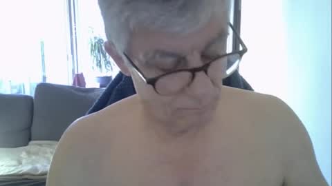 Snapshot of patrick5275 chatting on May 29, 5:49 am patrick5275 online show from May 29, 5:49 am