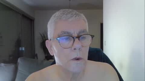 Snapshot of patrick5275 chatting on June 3, 3:42 am patrick5275 online show from June 3, 3:42 am