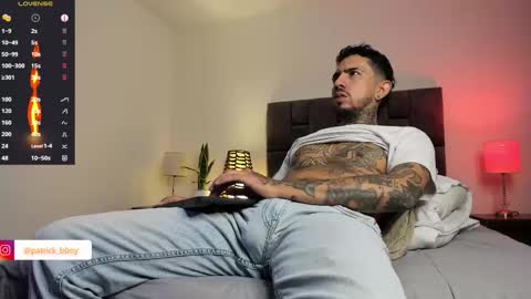 Snapshot of patrick_foster chatting on February 28, 1:39 am patrick_foster online show from February 28, 1:39 am