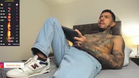 Snapshot of patrick_foster chatting on February 28, 10:55 pm patrick_foster online show from February 28, 10:55 pm