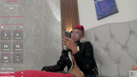 Snapshot of patrick_lovee chatting on May 9, 9:25 am Patrick online show from May 9, 9:25 am