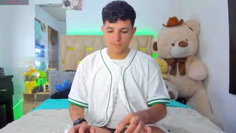 Snapshot of patrick_sanzzz chatting on July 13, 12:02 am Patrick online show from July 13, 12:02 am