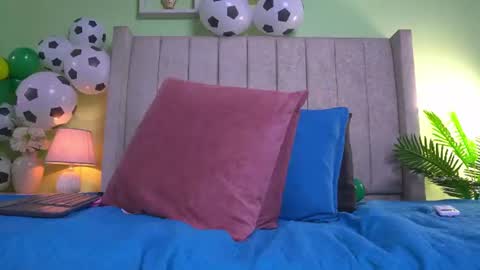 Snapshot of patty_m chatting on June 12, 12:04 pm patty online show from June 12, 12:04 pm