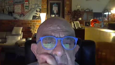 Snapshot of patvac chatting on April 4, 1:30 pm patvac online show from April 4, 1:30 pm