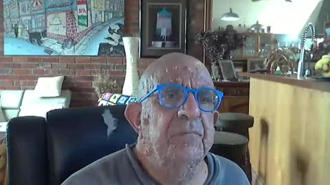 Snapshot of patvac chatting on April 19, 11:51 pm patvac online show from April 19, 11:51 pm