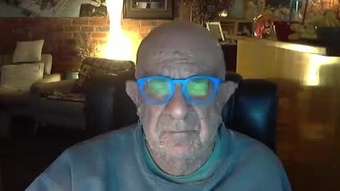 Snapshot of patvac chatting on April 24, 2:52 pm patvac online show from April 24, 2:52 pm